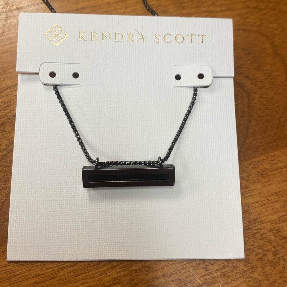 Kendra Scott Leanor necklace